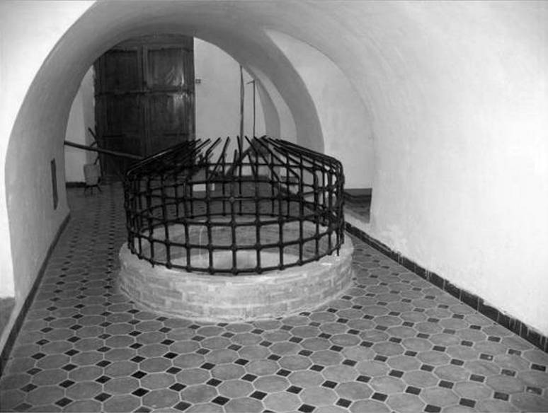 Dar Khedaoudj el amia  Tour d'un puit 