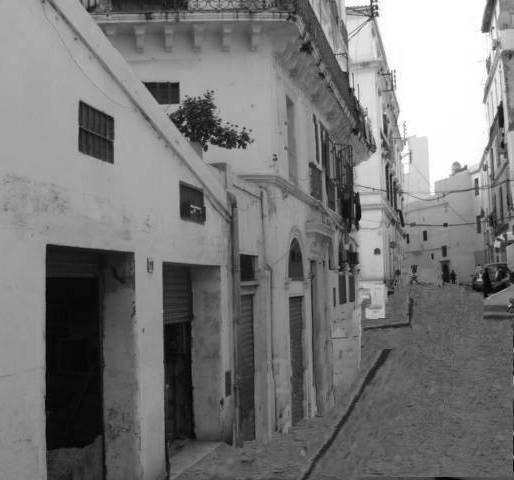 Alger, rue Bruce, les escaliers de la rue Socgmah, la place Jnina