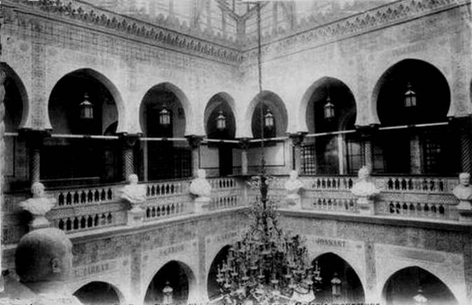 Alger, Palais hiver, buste des gouverneurs