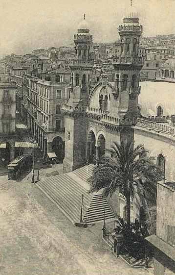 alger 1930 place Lavigerie et la rue de la Lyre 