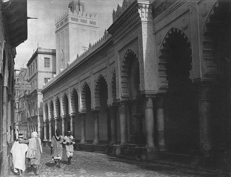 La mosqu�e Djem�a El Kebir rue de la Marine 
