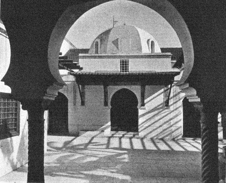 La mosqu�e Djem�a El Kebir le tribunal Arabe 