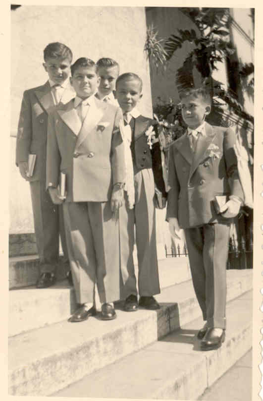 alger les Communiants sur les marches de la Cath�drale 