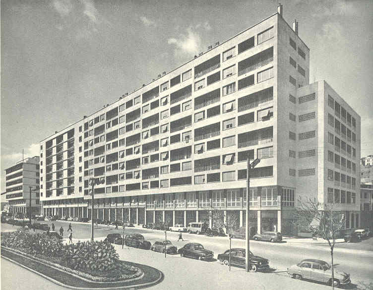 Alger Immeuble avenue du 8 Novembre en 1954