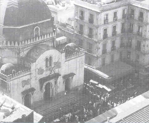 La Grande Synagogue sur la place Rabbin Bloch.