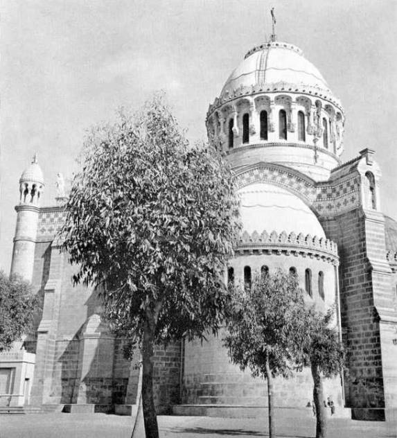 Face ouest  de la Basilique