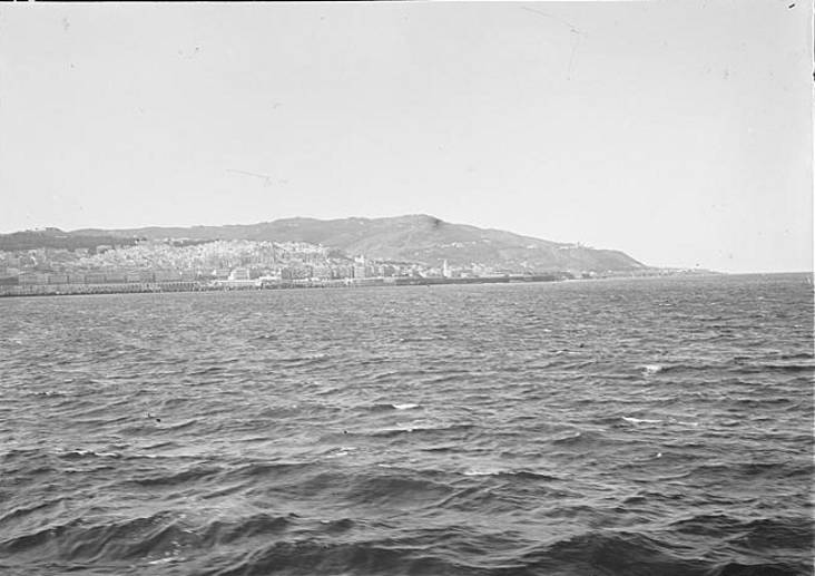 Arrivee dans la baie d'Alger