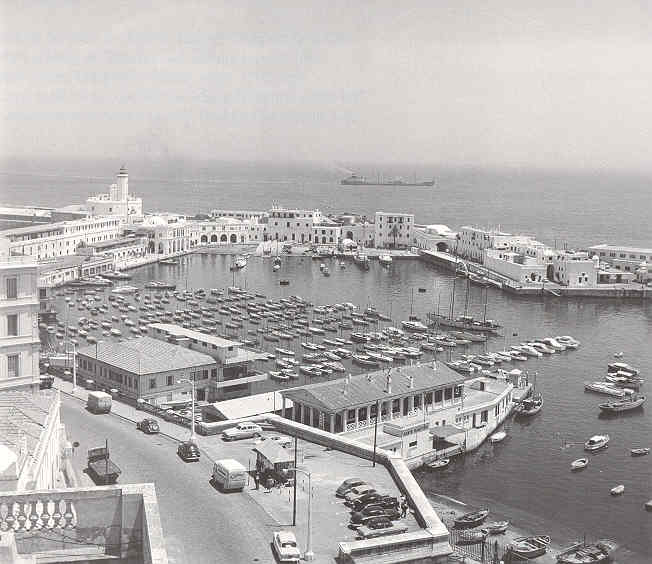 la Rue de la Marine, la  place du cheval