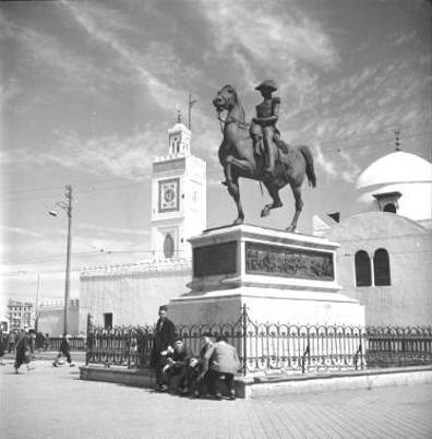 Statue Duc Orlean  1930