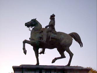 Statue Duc Orlean � Neuilly