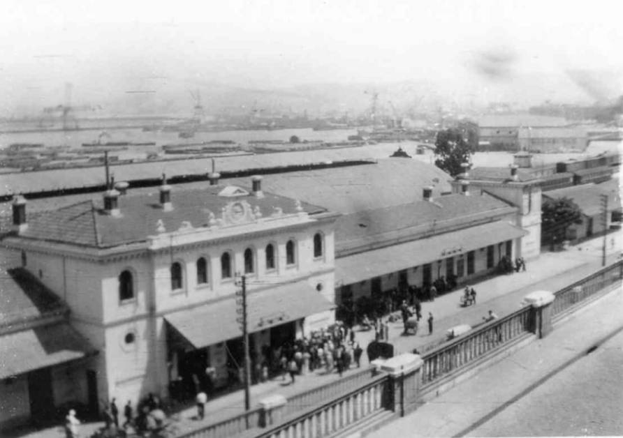 la gare d'Alger  en 1946