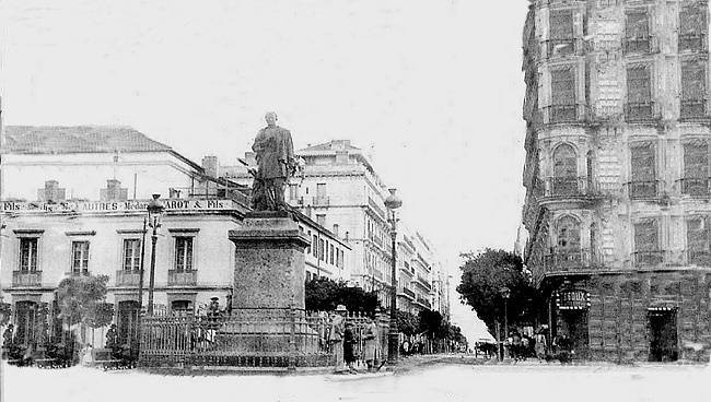 la place d'Isly en 1900 