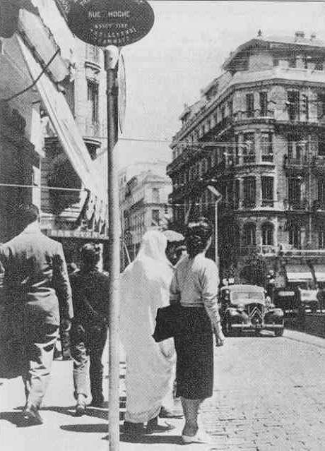 Arret de trolley rue Hoche 