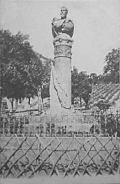 Parc Galland -buste du commandant Lamy 