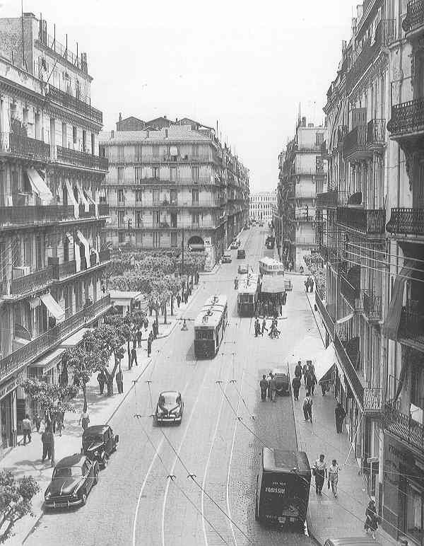 A hauteur du square Guillemin Bal-El-Oued  