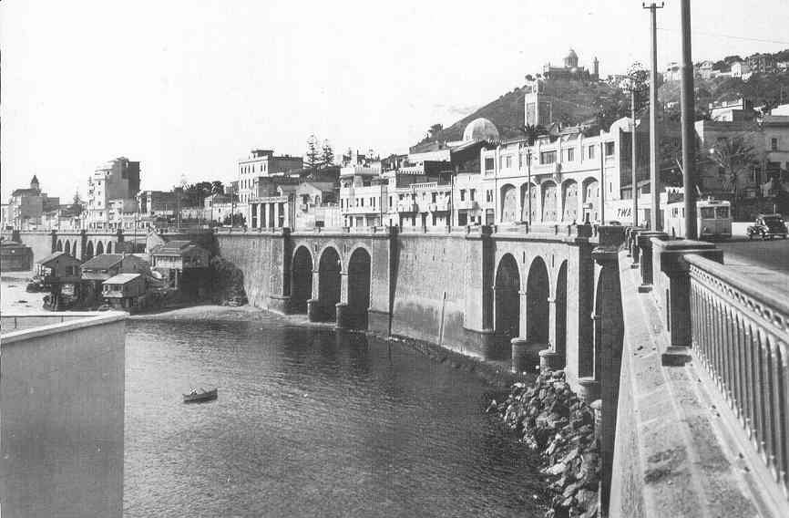 Le boulevard Pitolet vers les deux chameaux