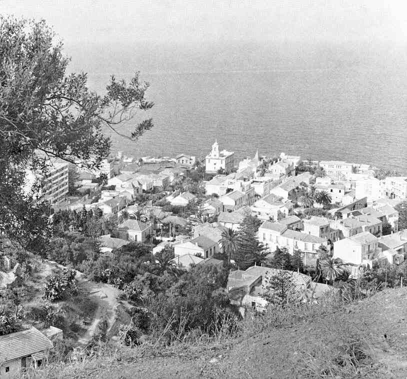 Vue sur le village de Saint-Eug�ne 