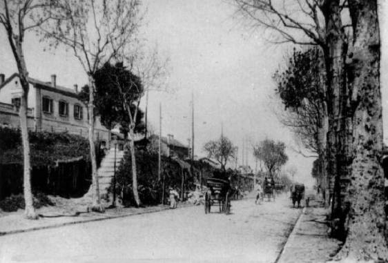 Maison Carr�e la gare et la route d'Alger 