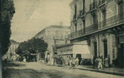 Maison Carr�e Rue d' Aumale. 