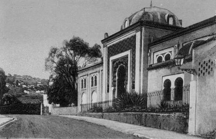 le chemin du T�l�mly entr� du parc Gallang  