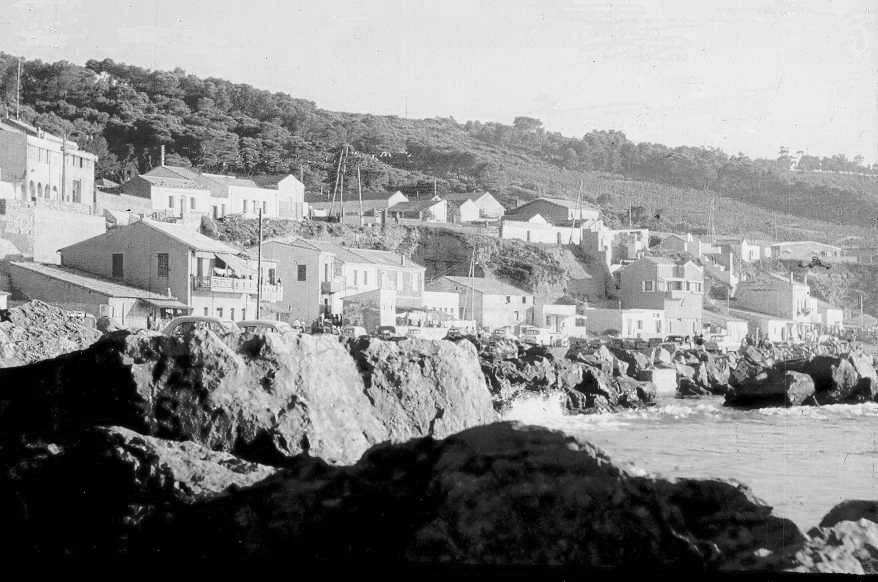 Bou-Haroun les maisons au bord de l'eau , l'�glise  