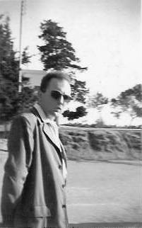 Photo vol�ee dans la cour de r�cr�aion pensionnaires de Saint Joseph alger