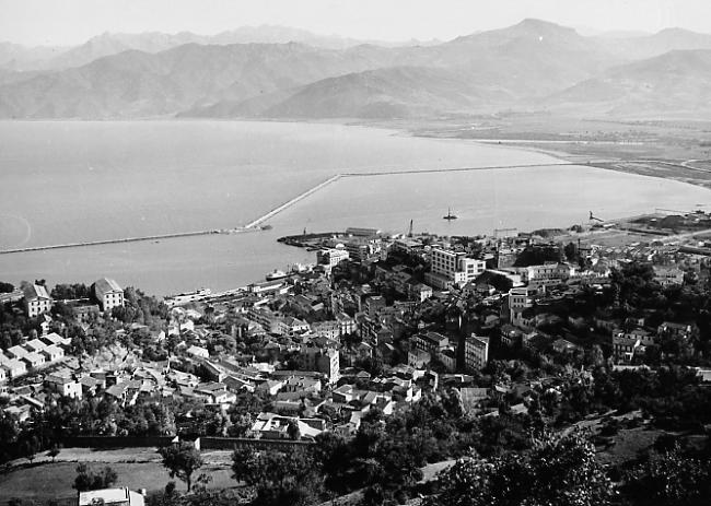 Bougie le port la grande jet�e en 1956  jet�e 